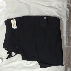 Ladies mid rise comfort waist dressy black capris NWT